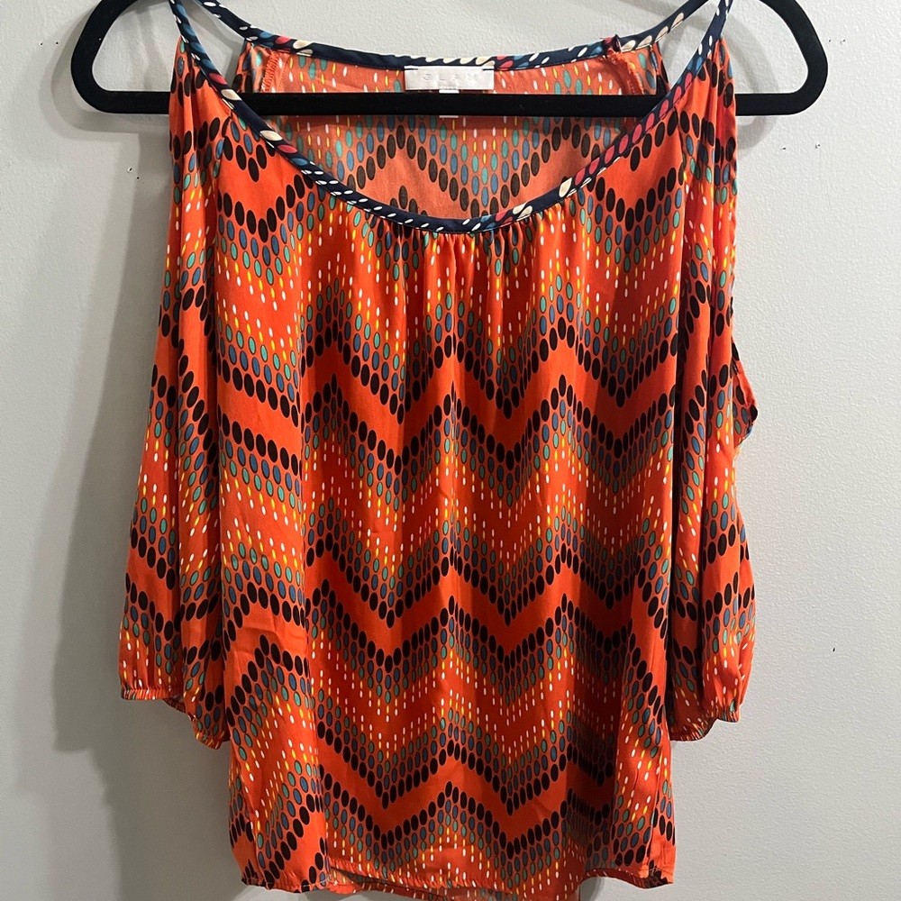 Boutique blouse🧡 with cutout sleeves